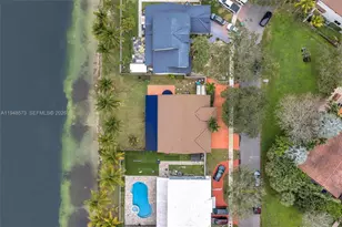 19211 NW 88th Ct, Hialeah, FL 33018 - Photo 7