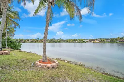 19211 NW 88th Ct, Hialeah, FL 33018 - Photo 43