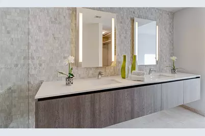 88 SW 7th St #1110, Miami, FL 33130 - Photo 43