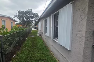 210 SW 14th Ave, Delray Beach, FL 33444 - Photo 5