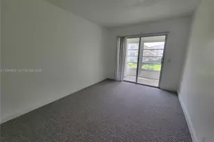 196 E Mansfield E, Boca Raton, FL 33434 - Photo 21