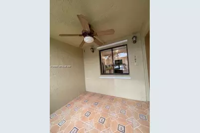 321 Lakeview Dr #105, Weston, FL 33326 - Photo 5