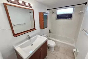 441 NE 195th St, Miami, FL 33179 - Photo 15