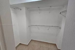 441 NE 195th St, Miami, FL 33179 - Photo 17