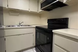 995 SW 84th Ave, Miami, FL 33144 - Photo 7