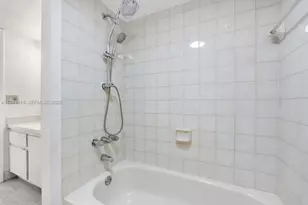 995 SW 84th Ave, Miami, FL 33144 - Photo 15