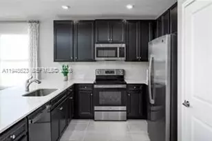 561 NW 10 Ct, Florida City, FL 33034 - Photo 7