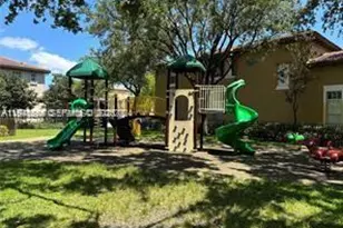 622 SW 147th Ter, Pembroke Pines, FL 33027 - Photo 31