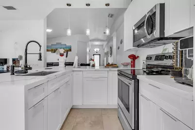 407 NW 9th Ct, Homestead, FL 33030 - Photo 11