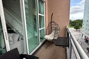 253 NE 2nd St, Miami, FL 33132 - Photo 15