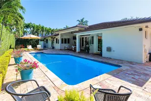 8515 NW 168th Terrace, Miami Lakes, FL 33016 - Photo 9