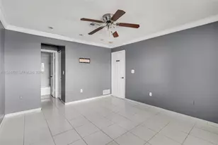 8851 NW 119th St, Hialeah Gardens, FL 33018 - Photo 9