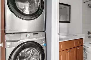 8851 NW 119th St, Hialeah Gardens, FL 33018 - Photo 5