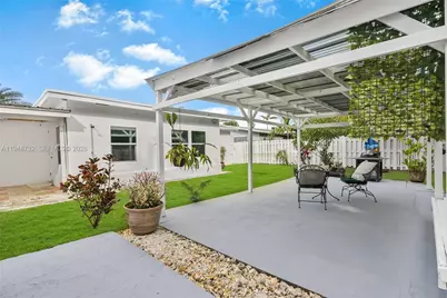 8440 NW 28th Pl, Sunrise, FL 33322 - Photo 27