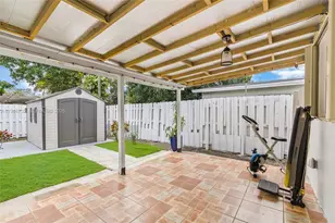 8440 NW 28th Pl, Sunrise, FL 33322 - Photo 25