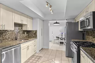 8440 NW 28th Pl, Sunrise, FL 33322 - Photo 15