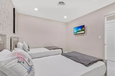 1960 Coral Reef Dr, Lauderdale by the Sea, FL 33062 - Photo 35