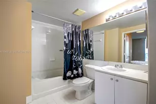 5077 NW 7th St, Miami, FL 33126 - Photo 29