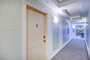 5077 NW 7th St, Miami, FL 33126 - Photo 7