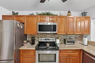 9770 NW 15th St, Pembroke Pines, FL 33024 - Photo 9