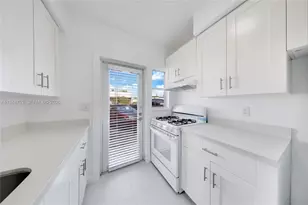 6930 Rue Versailles, Miami Beach, FL 33141 - Photo 7