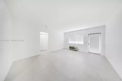 6930 Rue Versailles #10, Miami Beach, FL 33141 - Photo 17