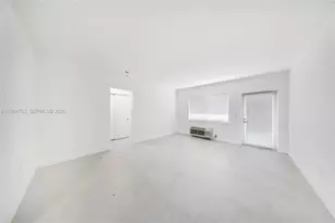 6930 Rue Versailles, Miami Beach, FL 33141 - Photo 17