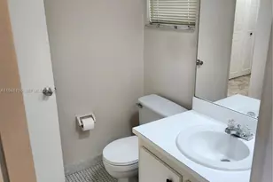 9450 Poinciana Pl, Davie, FL 33324 - Photo 9