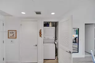 121 NE 34th St, Miami, FL 33137 - Photo 39