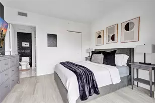 121 NE 34th St, Miami, FL 33137 - Photo 23