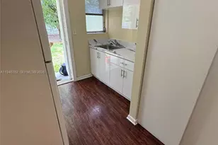 844 NW 18th Ave, Fort Lauderdale, FL 33311 - Photo 13
