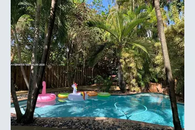 331 SW 19th Rd, Miami, FL 33129 - Photo 9