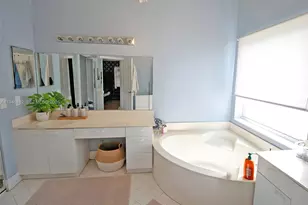 15826 NW 11th St, Pembroke Pines, FL 33028 - Photo 11