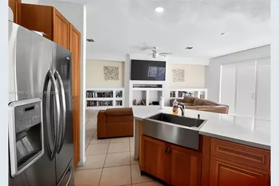 15826 NW 11th St, Pembroke Pines, FL 33028 - Photo 3