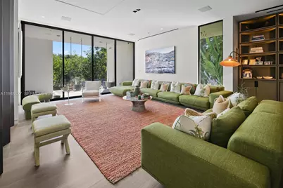 132 Paloma Dr, Coral Gables, FL 33143 - Photo 17