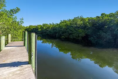 132 Paloma Dr, Coral Gables, FL 33143 - Photo 69