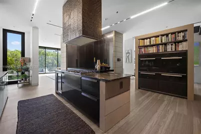 132 Paloma Dr, Coral Gables, FL 33143 - Photo 21