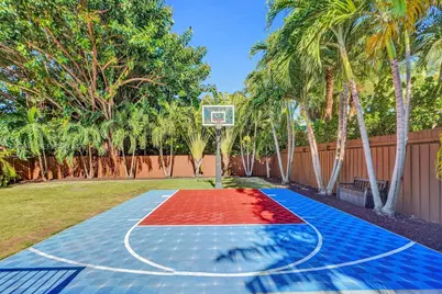 3757 Prairie Ave, Miami Beach, FL 33140 - Photo 3