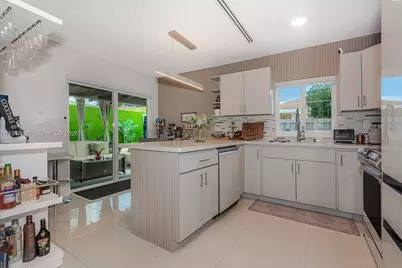 22173 SW 98th Ct, Cutler Bay, FL 33190 - Photo 17