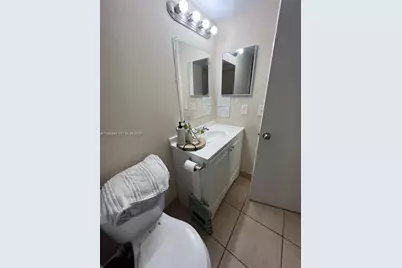 251 W Palm Cir W #102, Pembroke Pines, FL 33025 - Photo 9