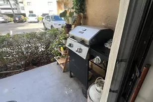 251 W Palm Cir W, Pembroke Pines, FL 33025 - Photo 7