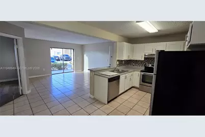 251 W Palm Cir W #102, Pembroke Pines, FL 33025 - Photo 1