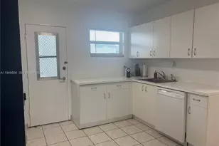 1300 Lincoln Rd, Miami Beach, FL 33139 - Photo 5