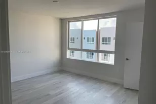 2555 NE 193rd St, Miami, FL 33180 - Photo 9