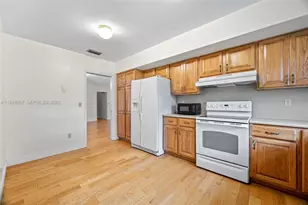 8525 SW 100th Ave, Miami, FL 33173 - Photo 7