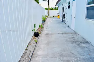 2280 SW 43rd Ave, Fort Lauderdale, FL 33317 - Photo 23