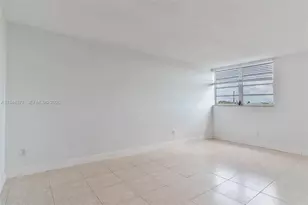 8895 Fontainebleau Blvd, Miami, FL 33172 - Photo 11