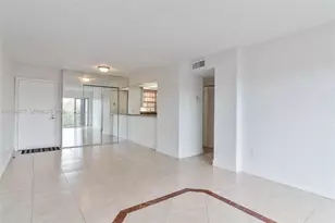 8895 Fontainebleau Blvd, Miami, FL 33172 - Photo 9