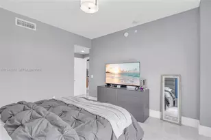 17111 Biscayne Blvd, North Miami Beach, FL 33160 - Photo 21