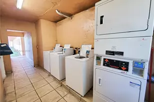 1265 W 24th St, Hialeah, FL 33010 - Photo 13